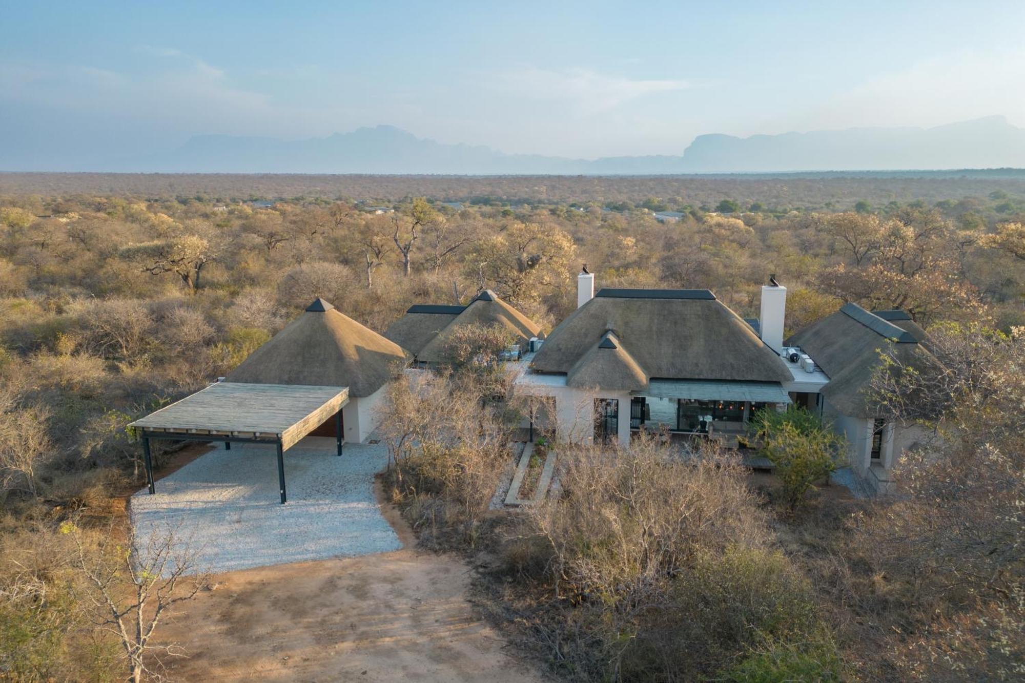 Villa Lanterfant - Luxury Stay In Nature - Solar Powered Hoedspruit Exterior photo